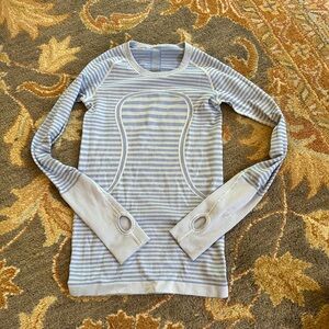 Blue lululemon long sleeve shirt size 4